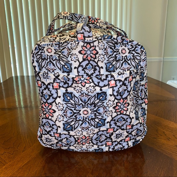 NWT Vera Bradley Large Duffel & Throw Blan…